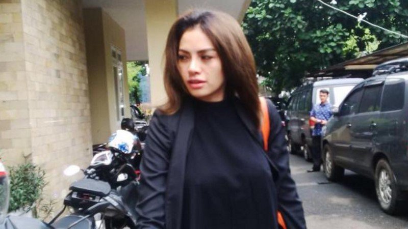 arenamudaCOM's tweet photo. Kesenengan yang meriksa Nikita, hahahaha https://t.co/QveilckPK3 https://t.co/xnTIeCyqDj