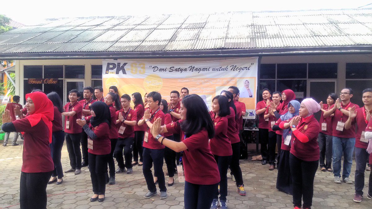 michelloloebis's tweet photo. Flash mob! @LPDP_RI @pk63satyanagari #pk63 https://t.co/DIPpXoKE7v