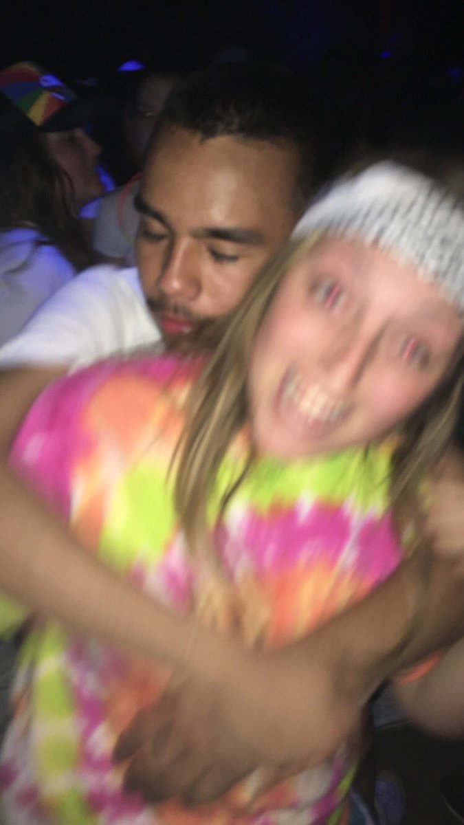 FallonGriffin1's tweet photo. @Ogarn1 's night in a nutshell 😂😂 #Morp2016 https://t.co/Jy3wroMVNL