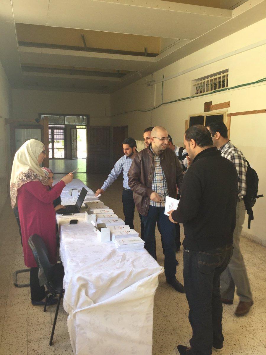 PalestineTM's tweet photo. وصول المحدثين الى لقاء طالب خبير في جامعة فلسطين التقنية(خضوري)
#NablusTM
#طالب_خبير
#لقاءات_نابلس_التقنيه https://t.co/8ehuPJGKBF