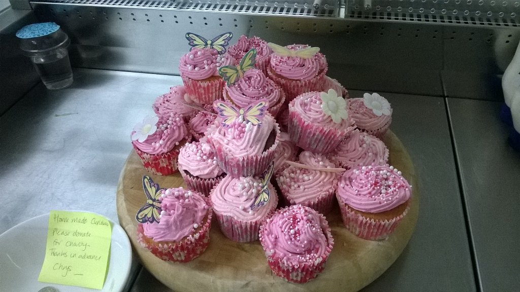 ChrysRamjhon's tweet photo. Cupcakes went down well 😊 @TescoPrincesRd   @newportwingham @amandabell2606 https://t.co/xvS9VWc4cd