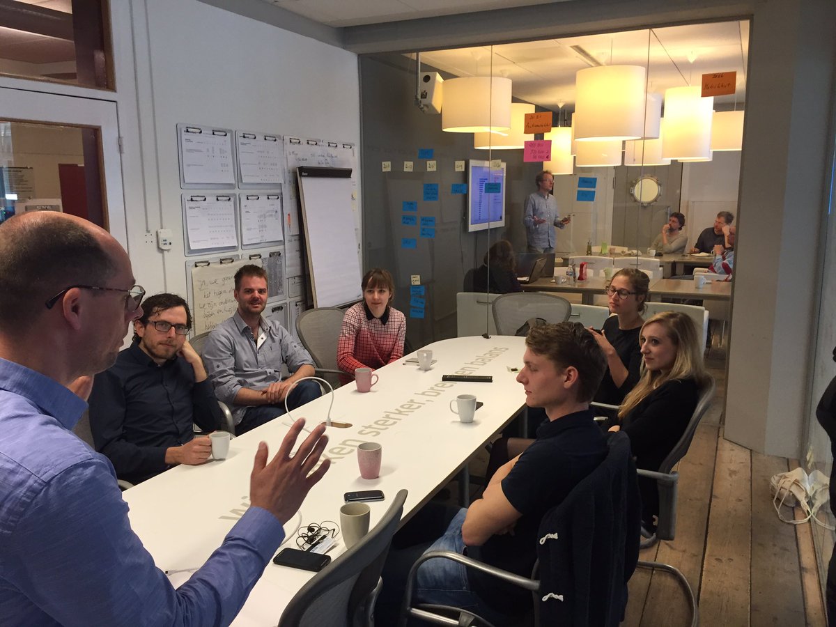 RonvanEs's tweet image. Met Factory of Things aan de slag, veel jonge mensen/ondernemers samen met de members in gesprek over hun start-ups.