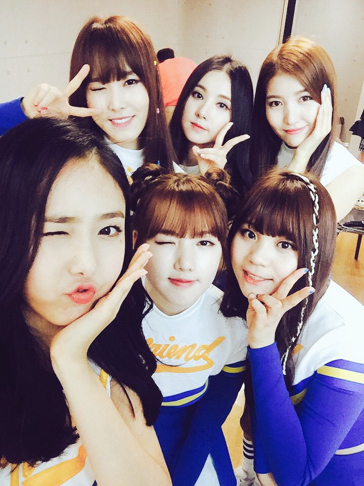 GFRDofficial's tweet photo. #여자친구 #GFRIEND 오늘 #쇼음악중심 스페셜 스테이지! #oohahh하게 #우아하게 변신한 여친이들💞 잘 보셨나요? 오랜만에 #버디 만나서 너무 신나요!😁👍😆❤️ https://t.co/wqpjGpVPk1