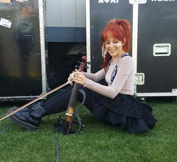 LindseyStirling's tweet photo. About to jump on stage with @robertdelong21 at #coachella https://t.co/3zR397ZLMD