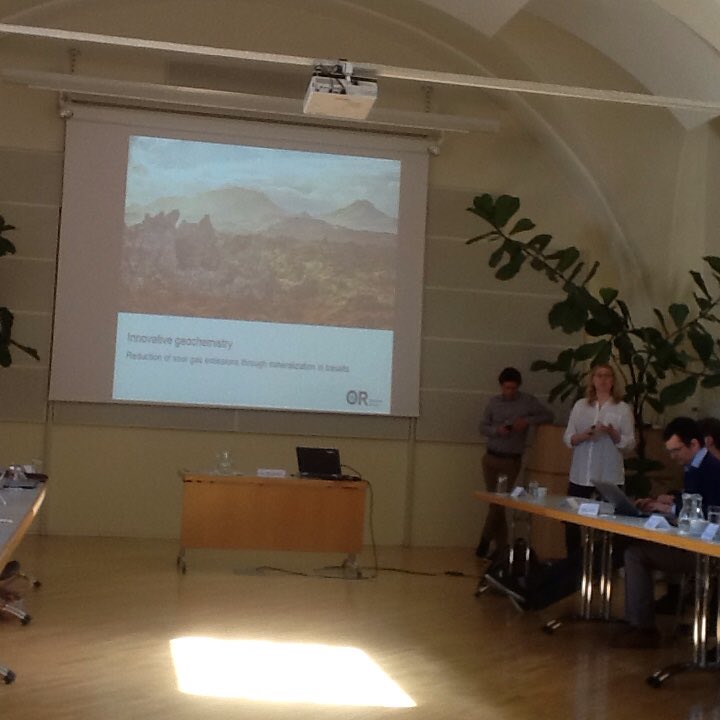 LianeGBenning's tweet photo. Edda + Ingvi talking about #carbfix and #sulfix #geochemistry @ #Reykjavik #Energy for @CO2_React  meeting in Graz https://t.co/pnbTkTtEE1