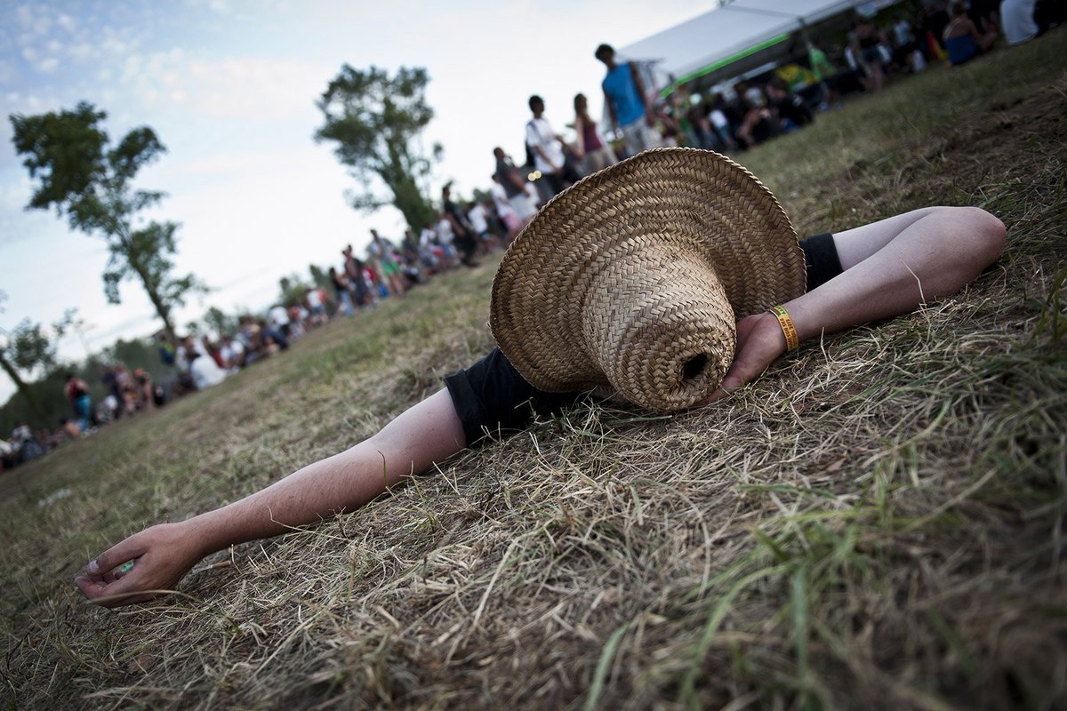 FestsRockCom's tweet photo. Bien posés à attendre le Reggae Sun Ska ? 😎
... alors on remet en jeu 1 Pass ! https://t.co/rcdYg8tfN2 @reggaesunska https://t.co/6mTb98xeJk