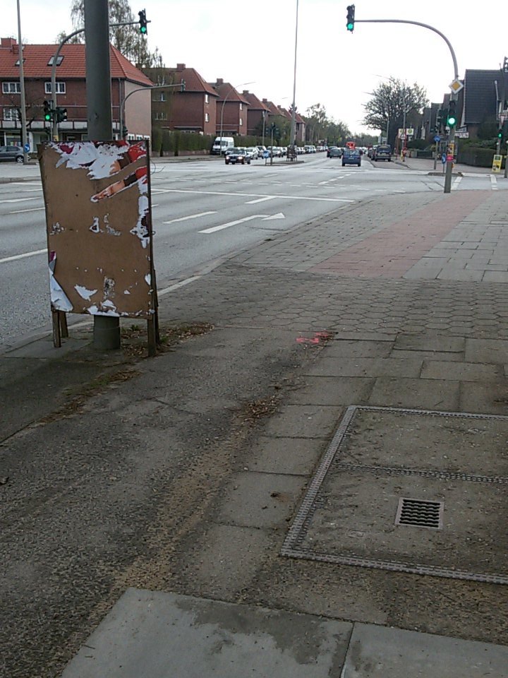 Heute Nacht wurden sämtliche Plakate in Steilshoop zerstört, die zur Demo am 20.4. aufriefen. <a href="/JusosHamburg/">Jusos Hamburg</a> <a href="/GJHH/">GRÜNE JUGEND Hamburg</a>