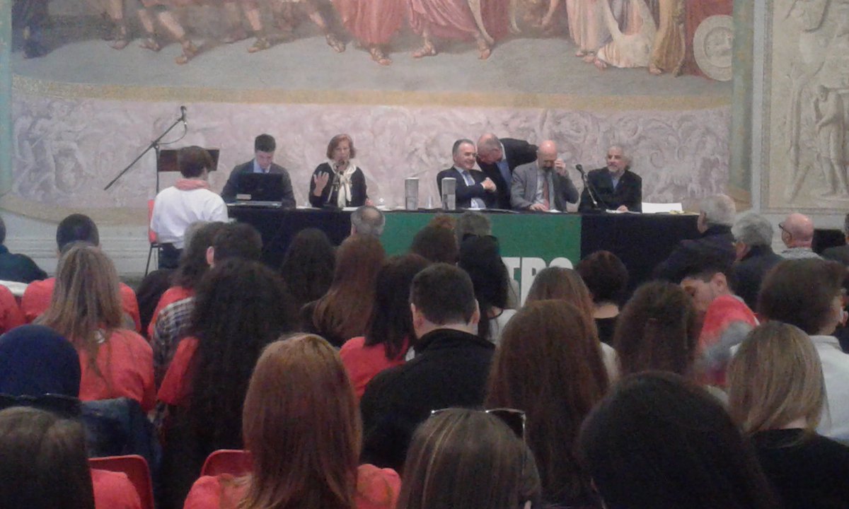 tsk155comunica's tweet photo. #FdV2016 l'importante è partecipare: i cittadini di domani @grossiello @LuigiBobba @CSVnet @giulsens https://t.co/95Z6zl4GWE