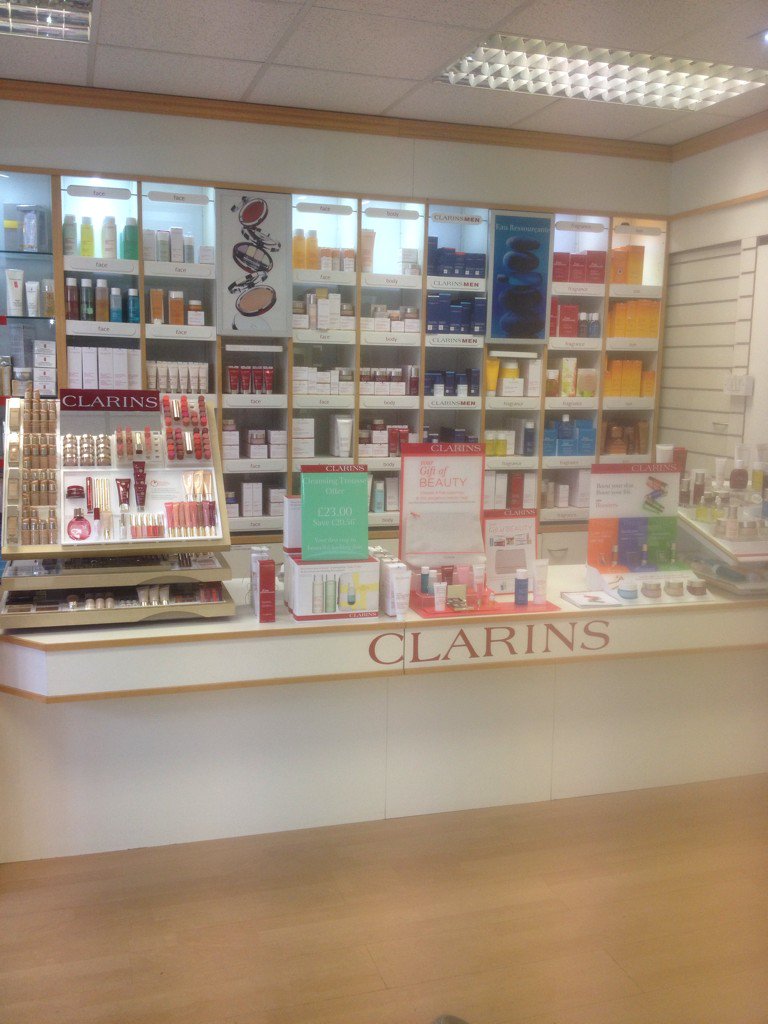 bladonsofhale's tweet photo. Fab #clarins gift with purchase available in store. #altrincham #hale https://t.co/K2p53C34Eu