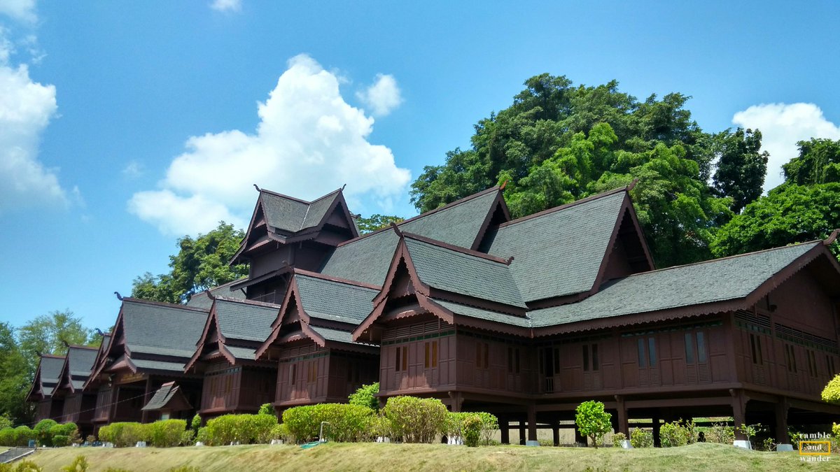 rambleandwander's tweet photo. Melaka Sultanate Palace Museum, a replica of a 15th century palace in UNESCO World Heritage city of Melaka, Malaysia https://t.co/5D7IoTtQdi