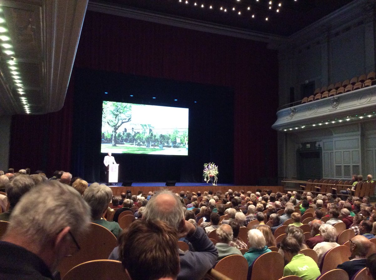 Volle zaal bij Ledendag <a href="/IVNNederland/">IVN Natuureducatie</a> . IVN brengt #natuurdichtbij dankzij vele vrijwilligers.