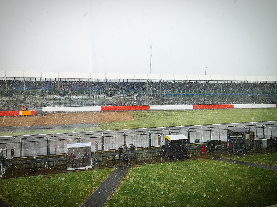 Séance annulée à cause de la neige #6hSilverstone <a href="/FIAWEC/">FIA World Endurance Championship</a> endurance-info.com/fr/silverstone…