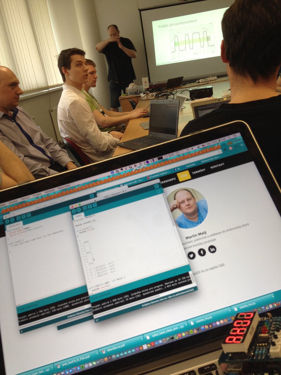 mkocer's tweet image. #arduino101 na #barcampcz, již klasika od @adent