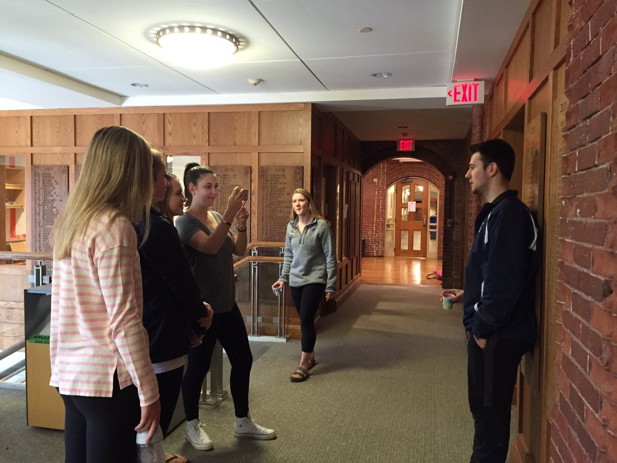 Kberndt71's tweet photo. Ss from our Saturday class asking other Ss (the users) what food they'd like grown in a SM greenhouse #smlearns https://t.co/go6IUKmBLL