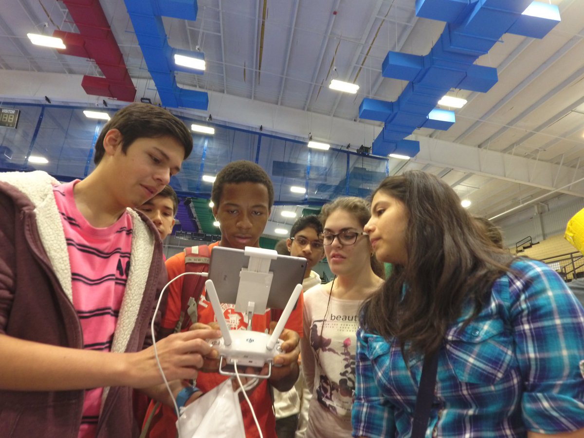 DroneBlocks's tweet photo. A shot of learning in action at the #AustinCSFair - so much fun! thx @trcollaborative @tealsk12org @TACSEd! https://t.co/Lhcc4P5RJJ