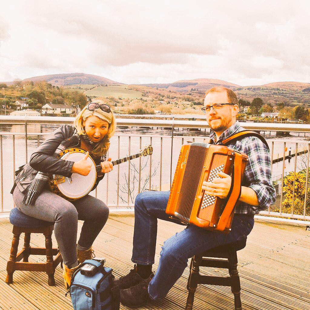 kincoratrad's tweet image. thumbs up from Theresa O&apos; Grady @nelliesull @discoverlderg @RingofLoughDerg #kincora #tunewithaview