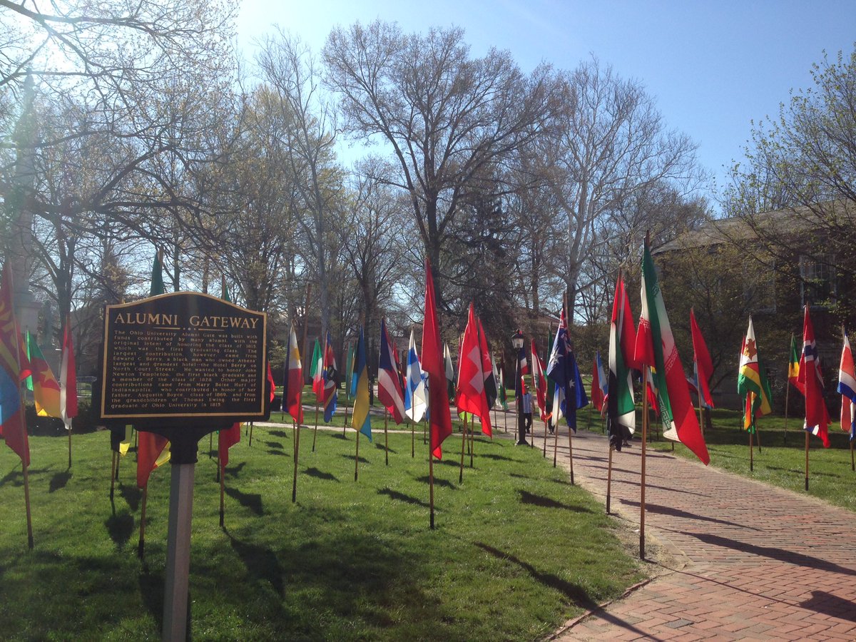 OHIOIweek's tweet photo. Street fair is here today!Come to Court St from 10a to 4p! #ohioiweek16 #OUSTREETFAIR16 @ohiou @ThePost @OU_BSCPB https://t.co/jcjVcFZb5f