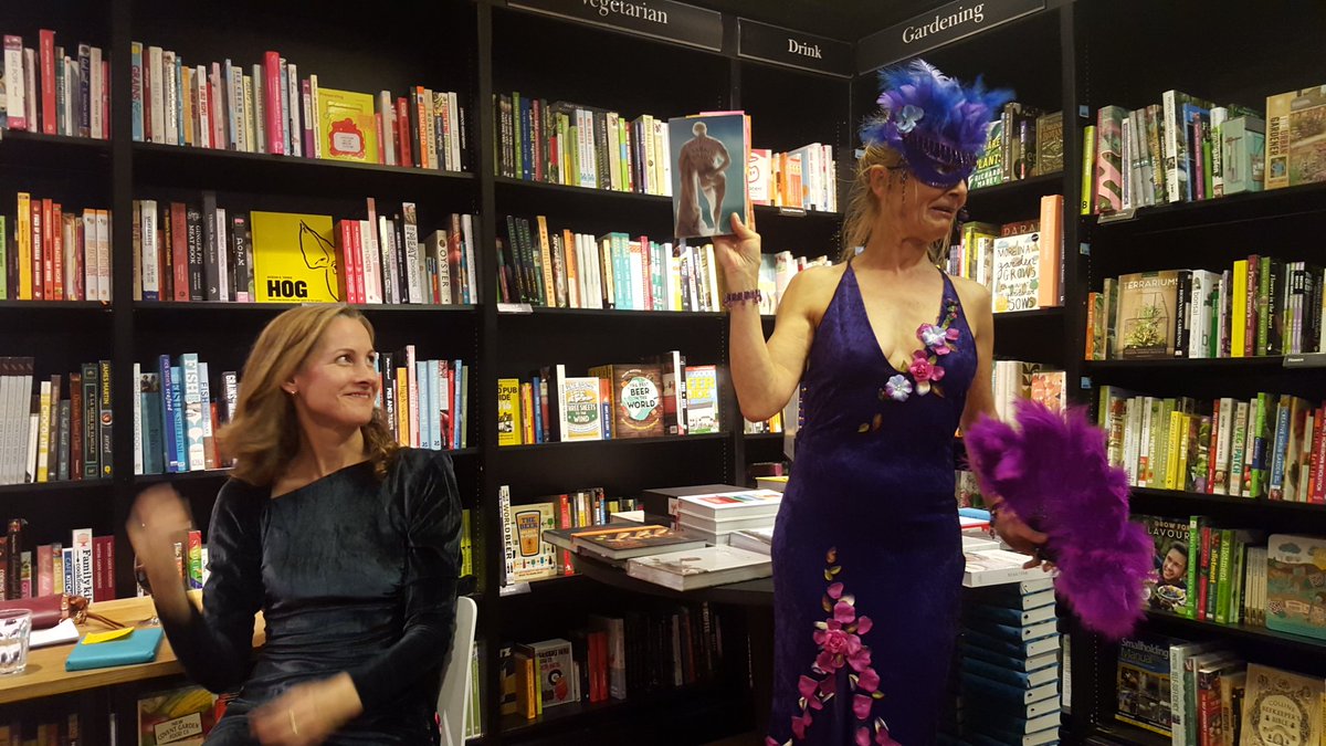 Some hosting with a difference: Penny La Pousse intros <a href="/sarahlwalton/">Dr Sarah Walton</a>'s widly good RUFIUS <a href="/BrightonWstones/">Waterstones Brighton</a>