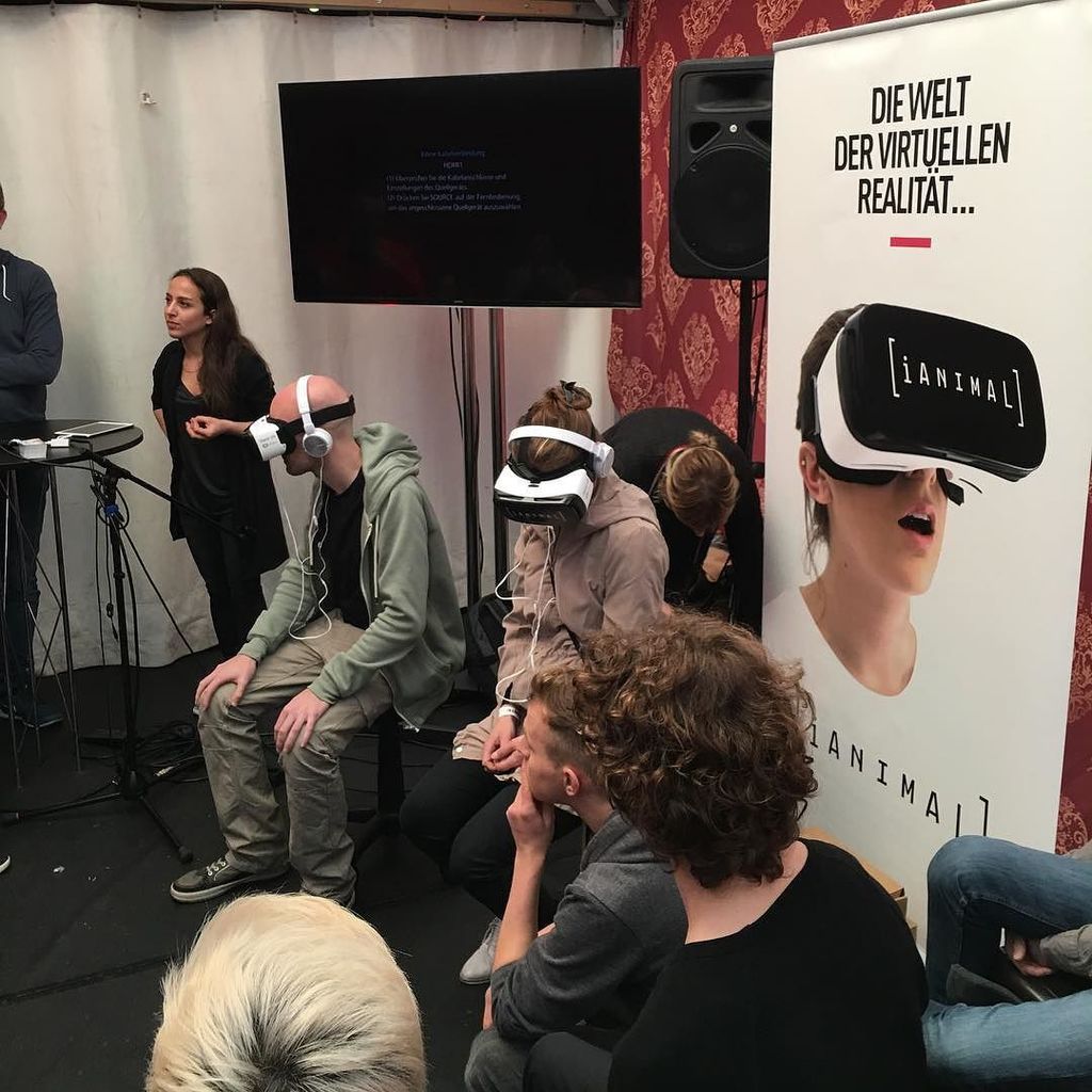 isaactrumbo's tweet image. iAnimal VR experience 😳 🐂 🐄 🐓 #unit2016 #unicornsintech ift.tt/23EDtMr