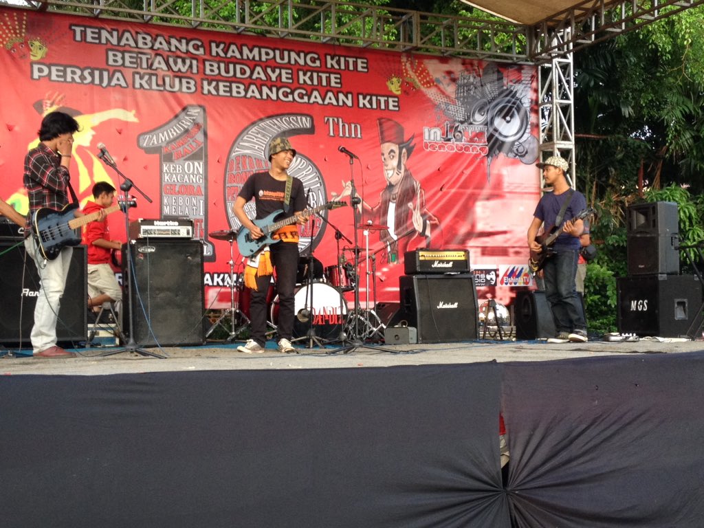 JakTenabang's tweet image. Sekarang perform @circle_cloud @JakampUSNI #In16ueJakTenabang