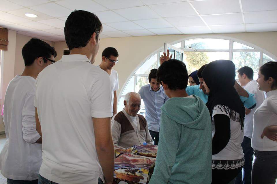 EliteTyr's tweet photo. Les élèves de seconde ont partagé un moment de joie avec les  résidents  de la Maison des Retraités à Abbessieh/Tyr. https://t.co/o8ZbVzc6eU
