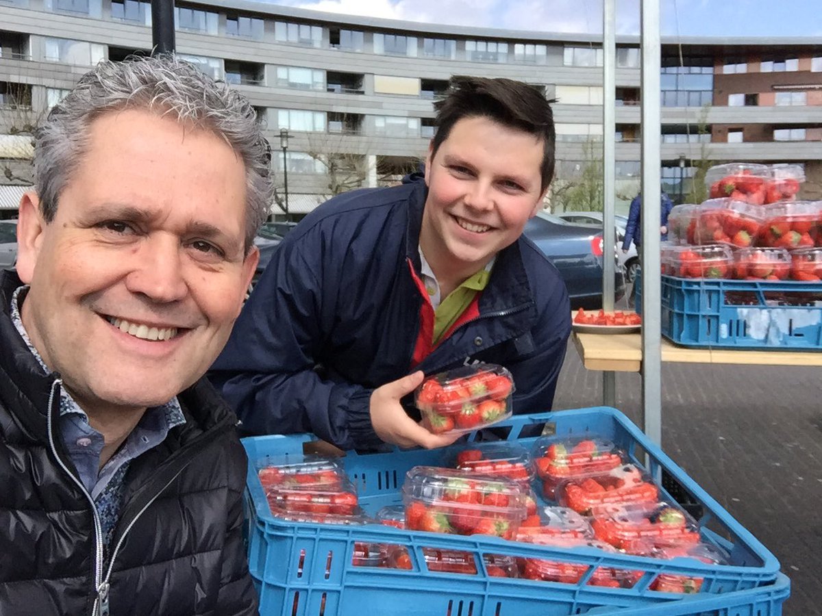 Koop heerlijke aardbeien van <a href="/Dingsaardbeien/">Marcel Dings</a> voor zijn verjaardag bij <a href="/PlusBenders/">Plus Benders</a> met glimlach-service!