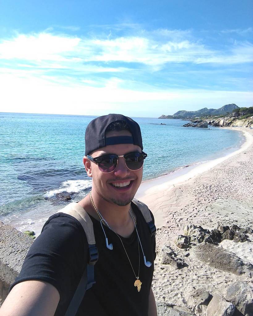 NgambeTv's tweet photo. #beach #superbeach #caribianbeach #pharaonic #africa #afrique #rayban #gold #goldchains #chains https://t.co/mCqTrBi2W0
