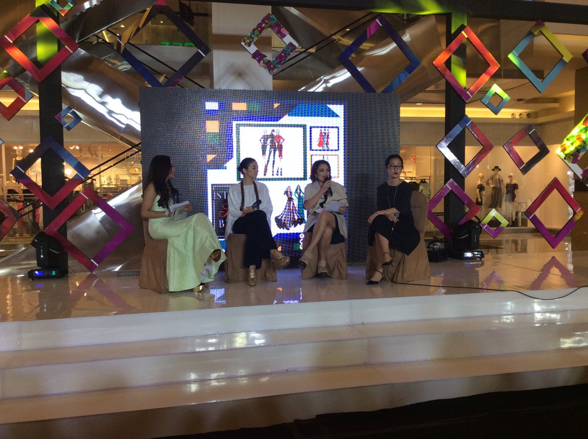 idcreativeworld's tweet photo. Fashion show press conference:Istituto Di Moda Burgo @Kota Kasablanka #JCW2016 #jakartacreativeweek #idcreativeworld https://t.co/S6R4FshY5r