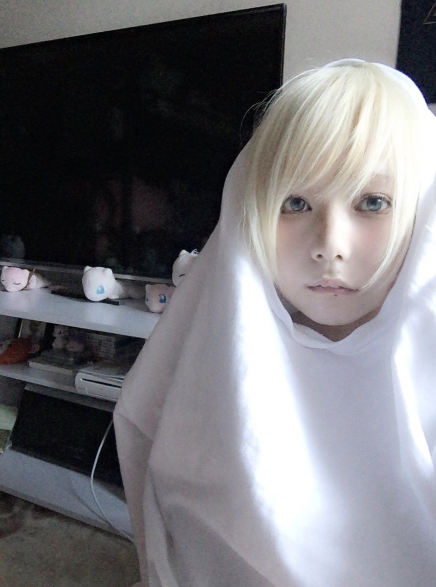 みゆはん 目を青くした 金髪 蒼眼