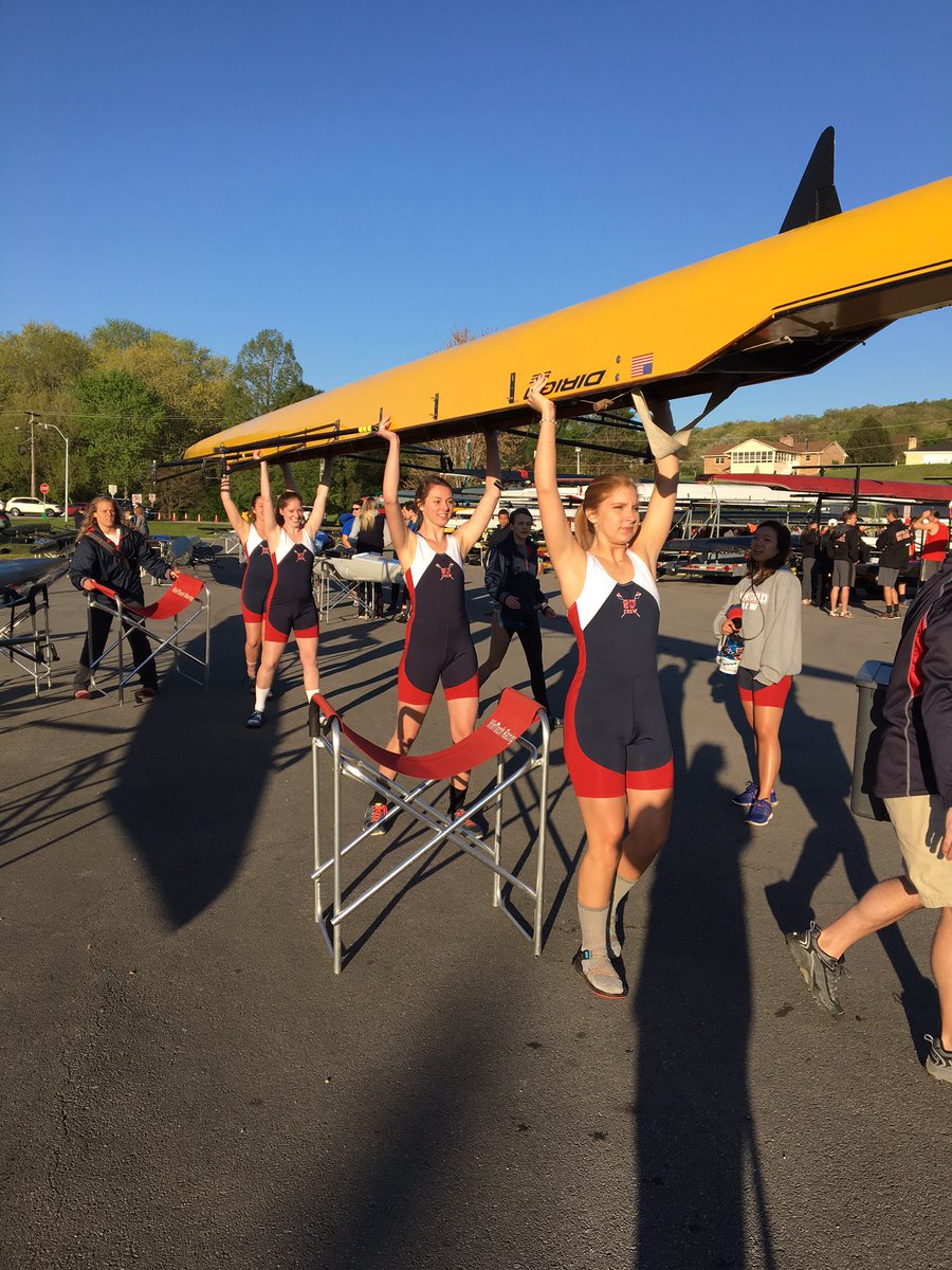 SamfordCrew's tweet image. Novice women preparing to launch!