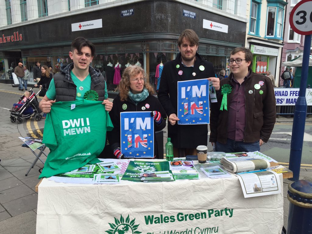 YEMWales's tweet photo. @PWCeredigionGP and @BrianGreenParty are IN!! #StringerIn #StudentsIn https://t.co/UsVDUQJrOg
