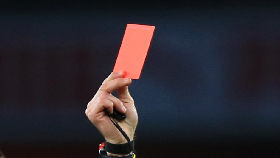 Norsk 4. divisjonsspiller utvist for ikke å takke for kampen. tv2.no/sport/8231113/