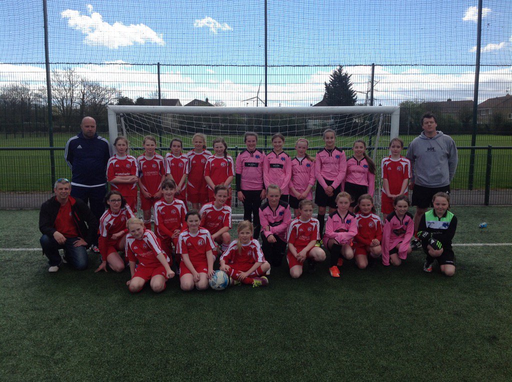 Curtain raiser to <a href="/FAWales/">FA WALES</a> Trophy Final between Abergavenny &amp; Sully girls, great start to day @FAWTrust Dragon Park