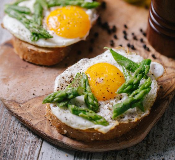 evolveskinreju's tweet image. 8 Foods That Will Give You Glowing #Skin (No. 2 Surprised Us) by @bewellbykelly ow.ly/4mJk3g