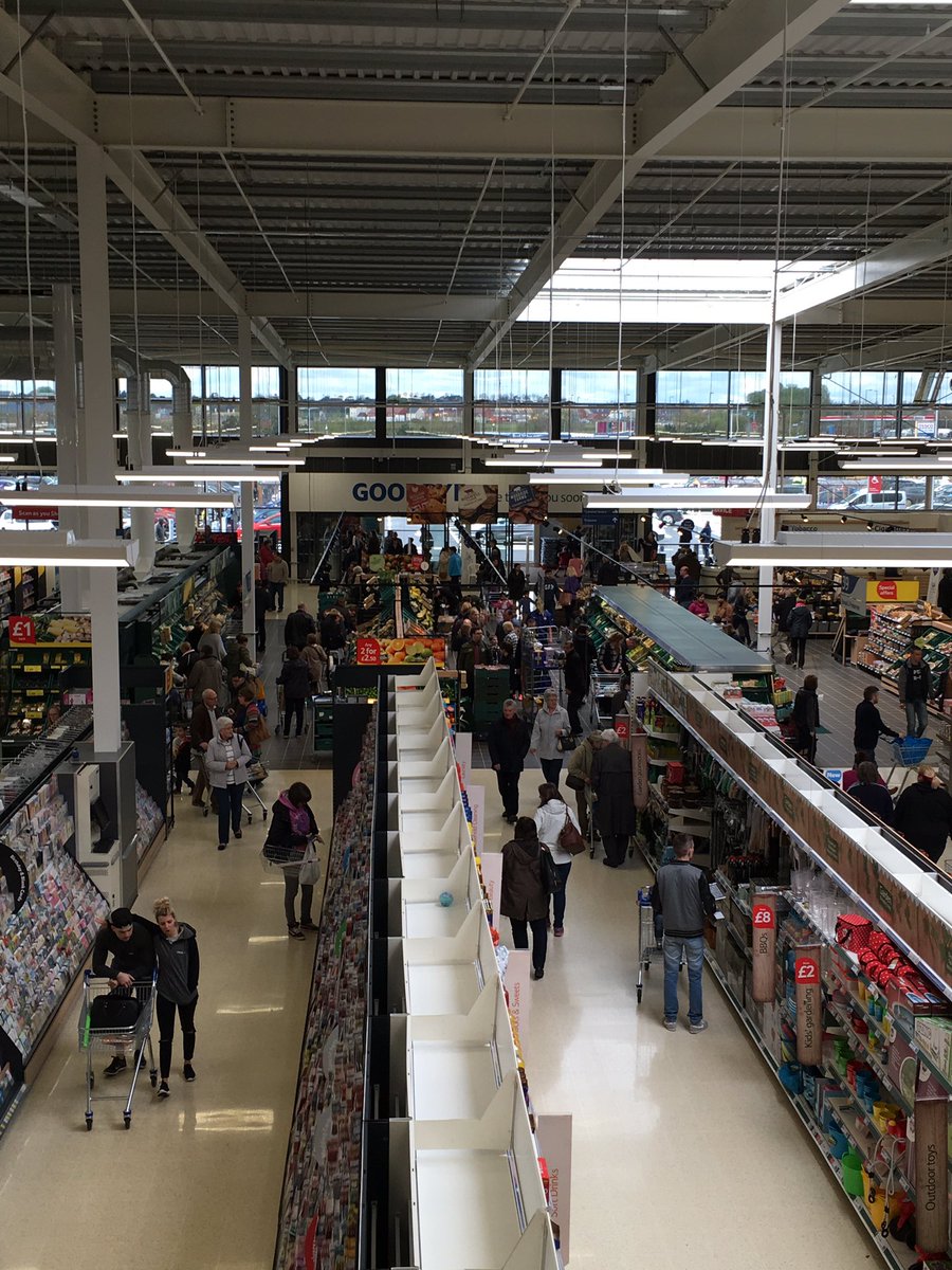 Tesco Bicester , just a little busy today !! <a href="/19Paul77/">Paul Phillips</a> <a href="/BicesterTesco/">BICESTER TESCO</a> <a href="/StephenAddison3/">Addi80</a> <a href="/WoodingDave/">Dave Wooding</a>