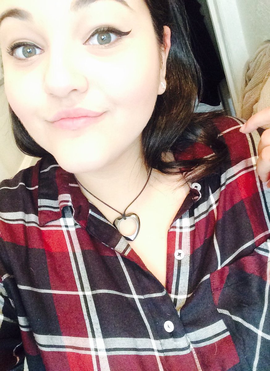 sincerelyssarah's tweet photo. Whitey ft My eyes ft my elf ear #datlightingdoe https://t.co/xSPrQPbdn3