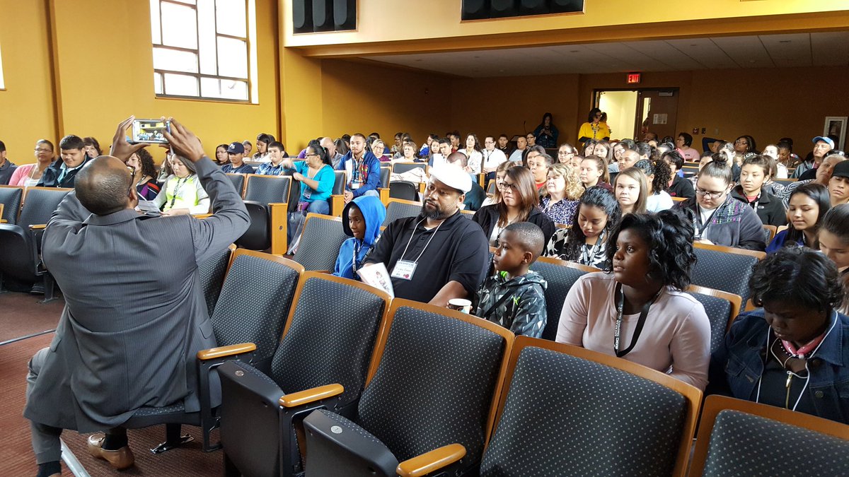 GMSgabrielAIGCS's tweet photo. Time to Kick it off!!  Know Before You Go - UNC Pembroke #AIGCKB4YG https://t.co/7LnMmye6sY