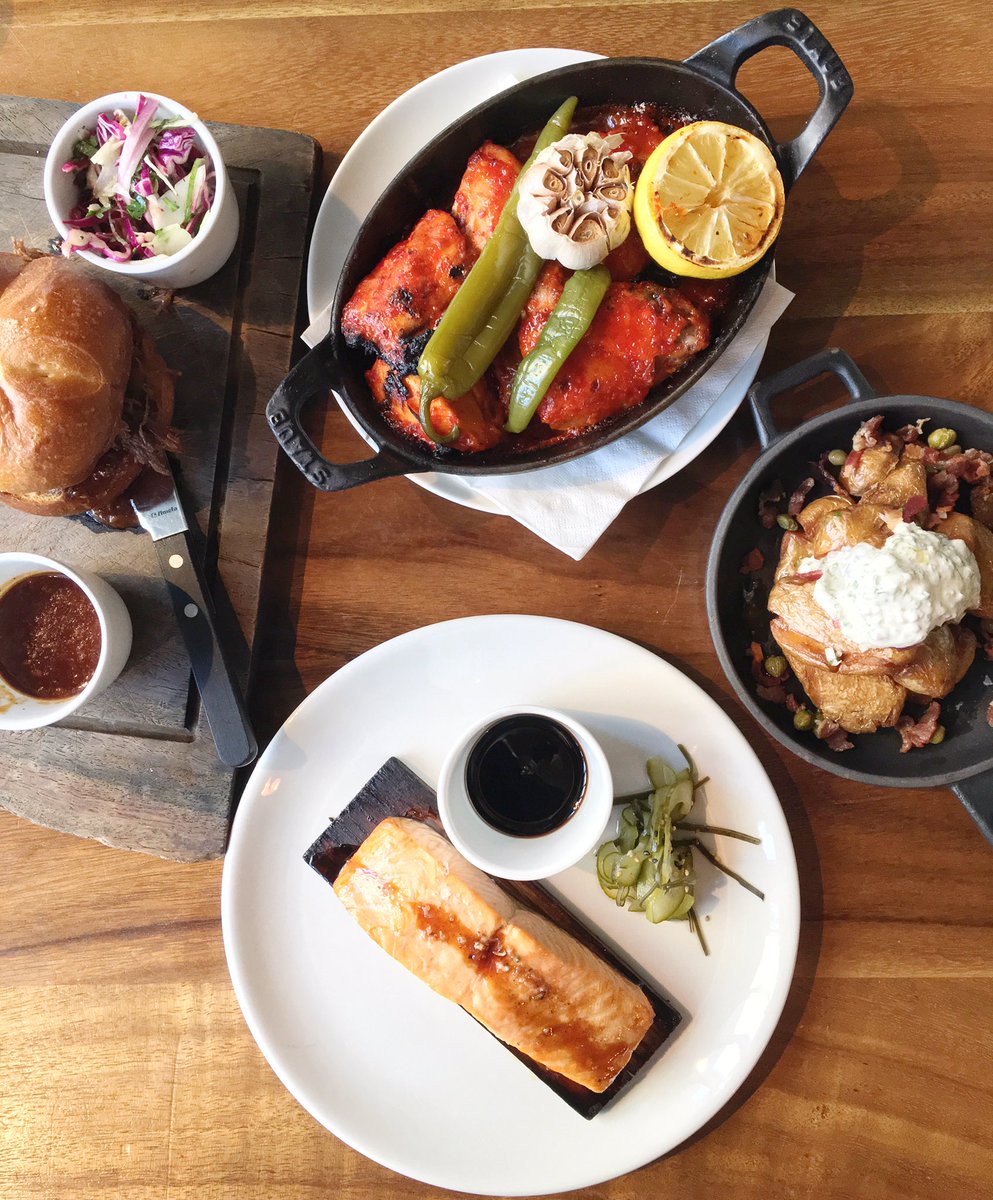 Sarahdehays's tweet photo. Saturday Brunch @FumeDubai comfort food &amp; a play area for the kids &amp; their own kids brunch!FUMÈ💙#fumazing#fumedubai https://t.co/D7nJU93oh7