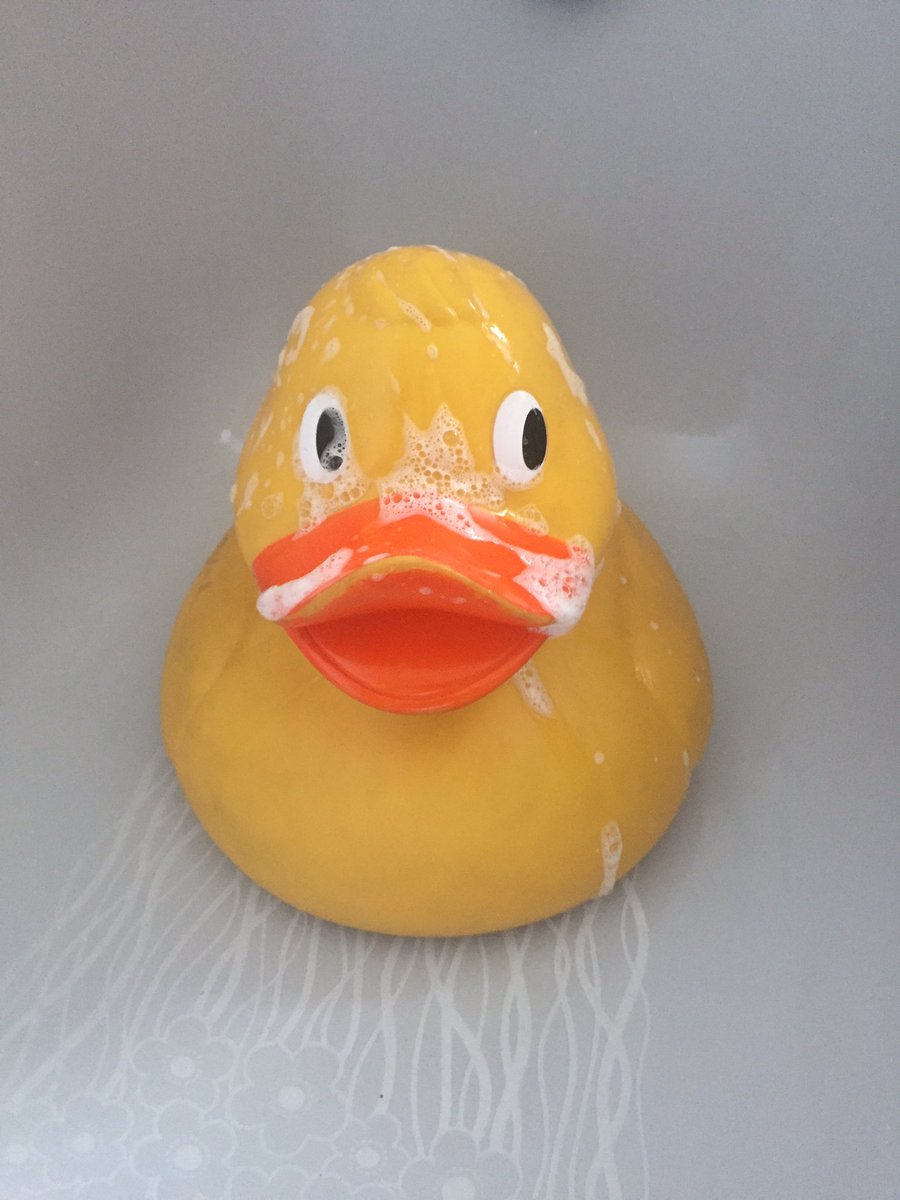 GrahamtheDuck's tweet photo. Getting ready to meat my friends @TheAvonators @RichCumner @KatAllen31 @traceylsteve for are last unit meal. https://t.co/4UEfvtqN2W
