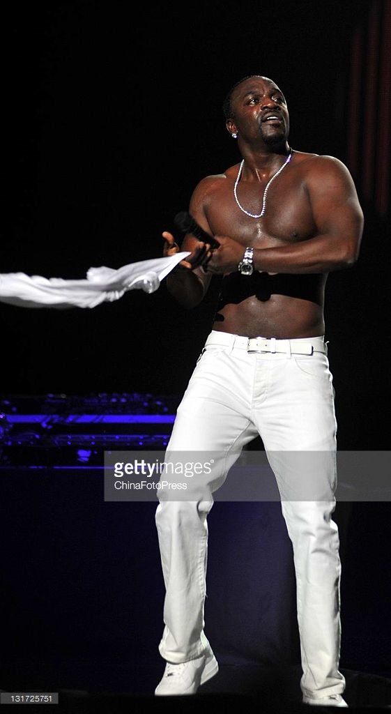 AkKonvict's tweet photo. HAPPY BIRTHDAY!! 🎉🎂 The Crowd Surfer @AKON with his most entertaining DJ @BennyDemus🔥 🔥. Wish you 💯 💯 yrs!!! https://t.co/SshjU24CNB
