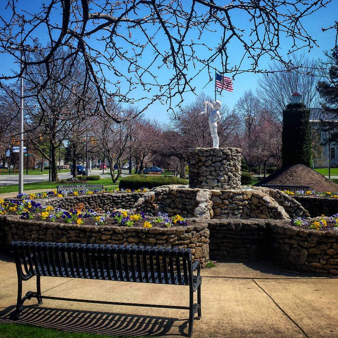 garymussell's tweet photo. You know it's spring when the pansies are planted in Washington Park! #boywiththeboot #lakeerielove #sandusky #ohio https://t.co/20XI7uHNqi