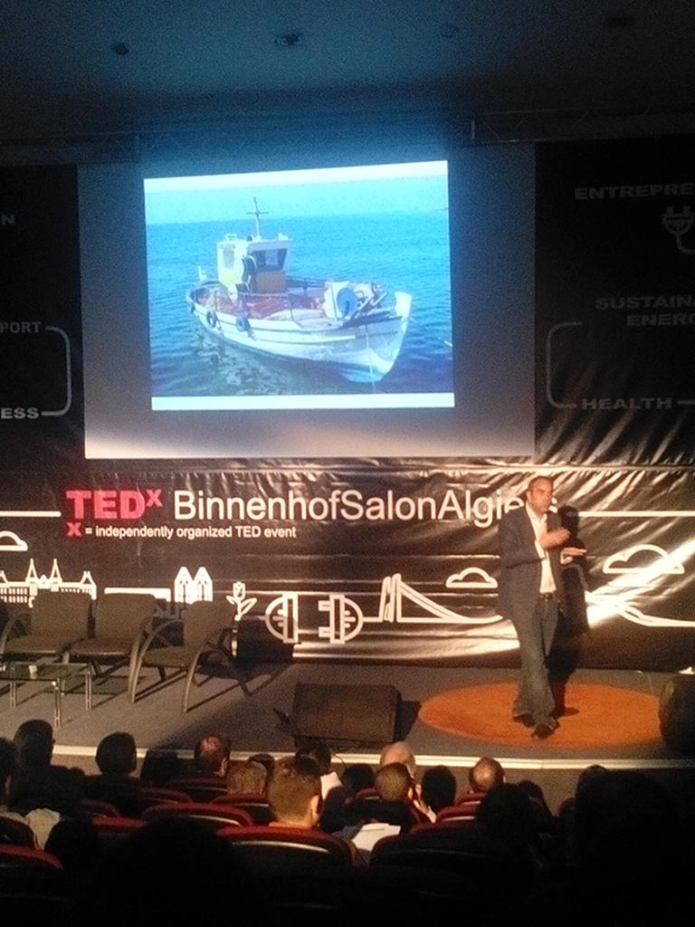 twiternou's tweet photo. Karim Sahnaoui nous parle de #l'entrepreneuriat au #TedXBinnenhofSalonAlgiers https://t.co/UEeCfQkFL2