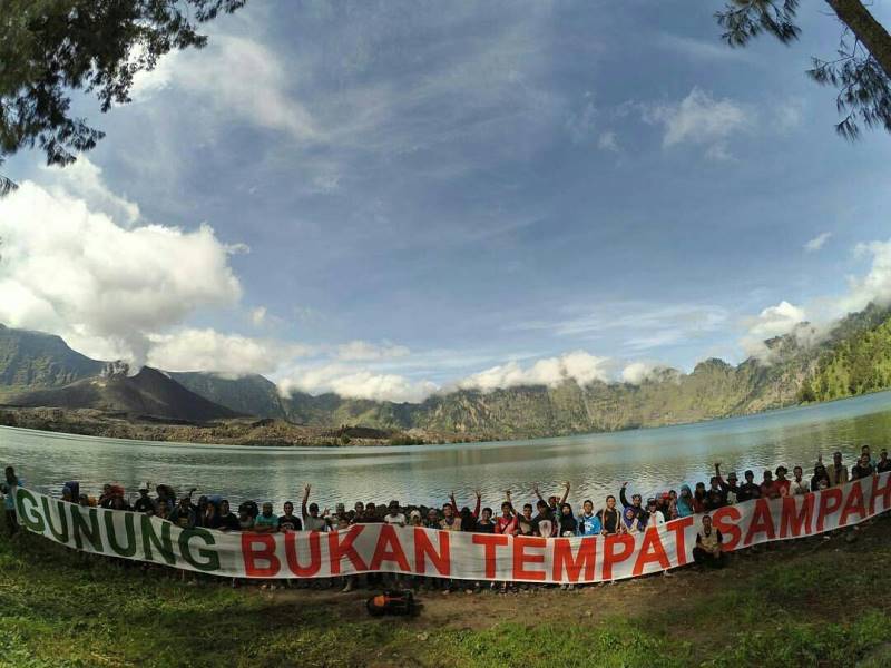 edelweisbasah's tweet photo. 2 hal yg tdk mudah hancur oleh waktu. Satu kenangan. Satu lainnya sampah yg ditinggalkan di pendakian #PejalanAnarki https://t.co/glpu1ZmYmW