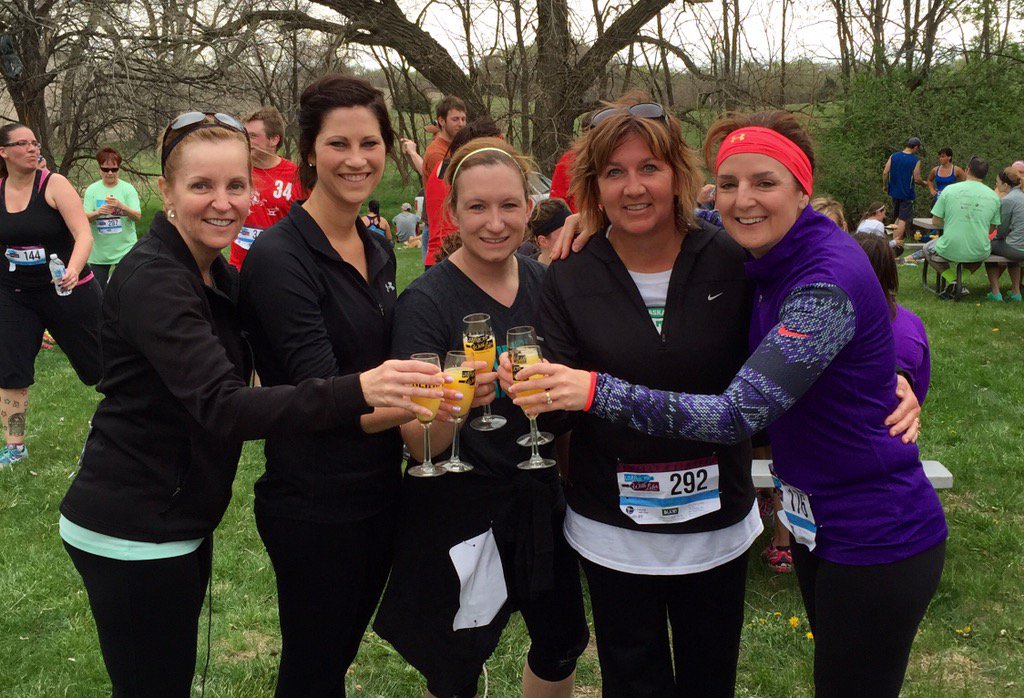 hollyherzberg12's tweet photo. Girls on the Run 5k @gotrstl at James Arthur @DaraSdschuster @sammyspirk22 @syosthawks #hills #5kAdventure https://t.co/6mhowxTfxp
