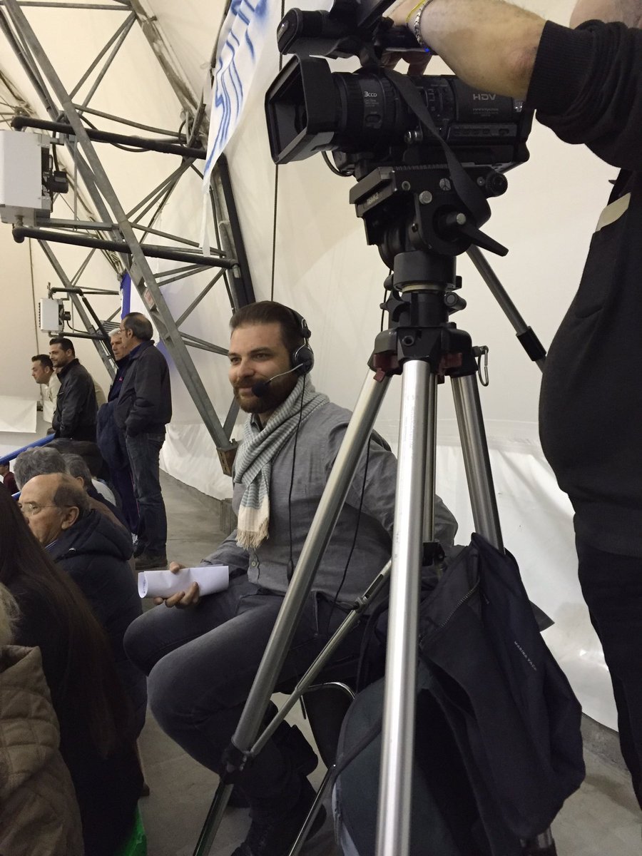 robertovigg69's tweet photo. @Francesco_Calia pronto per telecronaca @SinusHockey @afpgiovinazzo #A1 @legahockey https://t.co/CLy0QH4tzt