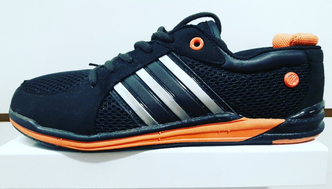 SDVzla's tweet photo. En tan solo Bs 17.990 consigues este modelo #Adidas #Sport #Deportivo #Comodidad en nuestra tienda online https://t.co/FfwxYrhPlX