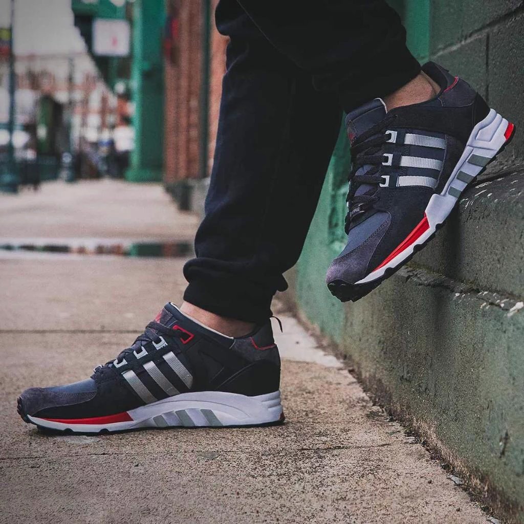 geelbotlhole's tweet photo. Lekrrrrr kicks....must get kicks https://t.co/ldKAk6Pcqi