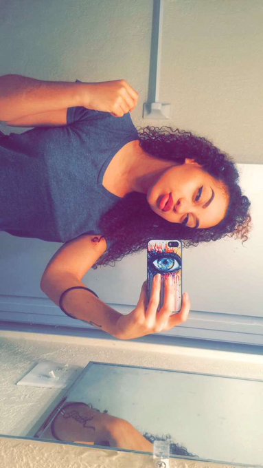 Baby you summertime fine ✨ https://t.co/QDfGGcacTP