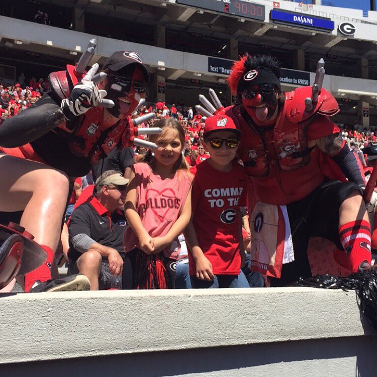 AshLIvey1's tweet photo. #squadgoals #93kday #gday2016 https://t.co/EHFJeBdyAM