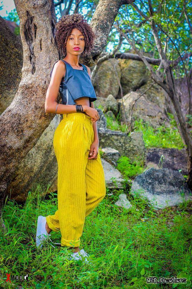 geelbotlhole's tweet photo. My vill top model https://t.co/n2j3two6rV